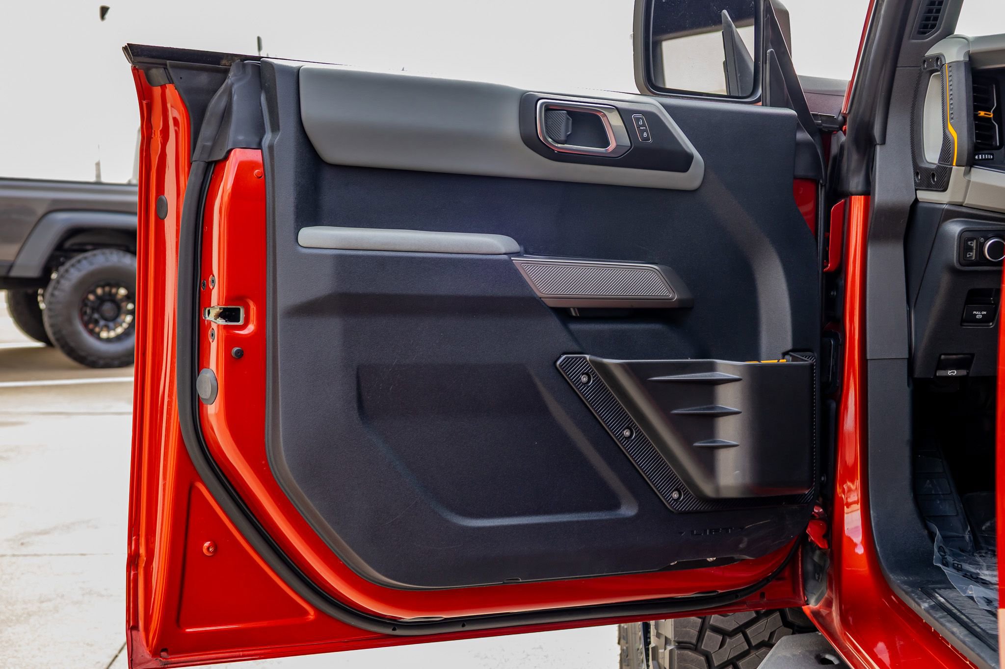 Used 2022 Ford Bronco Badlands image 36