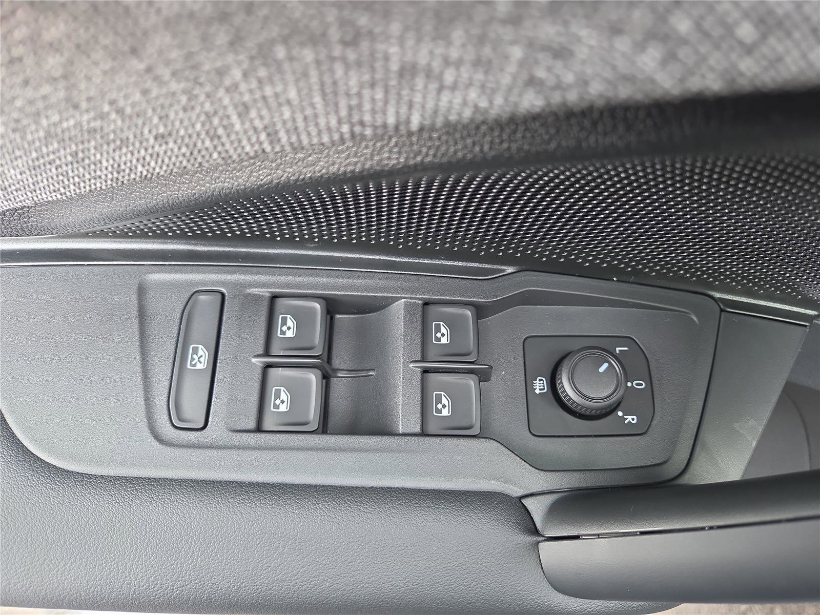 New 2026 Volkswagen Tiguan S image 13