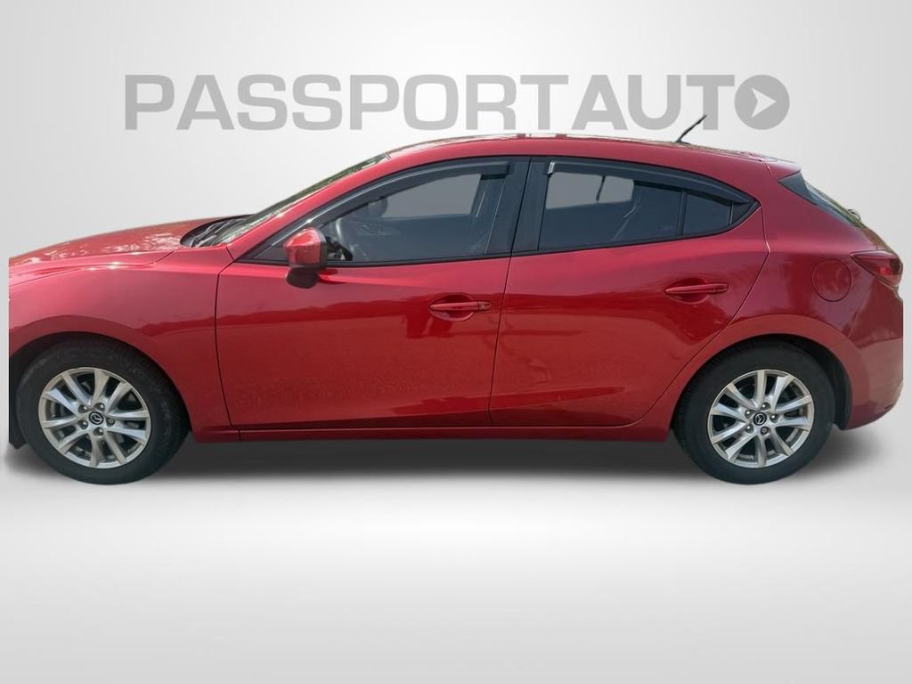 Used 2017 MAZDA MAZDA3 Sport FWD image 2
