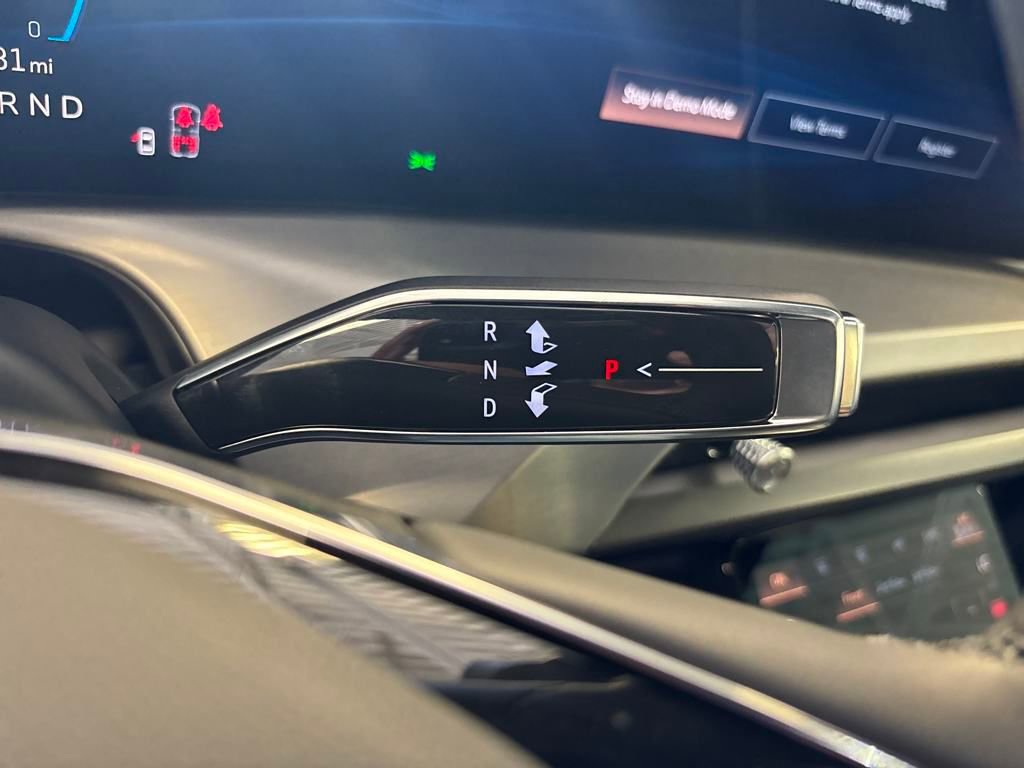 New 2026 Cadillac Vistiq Luxury image 35