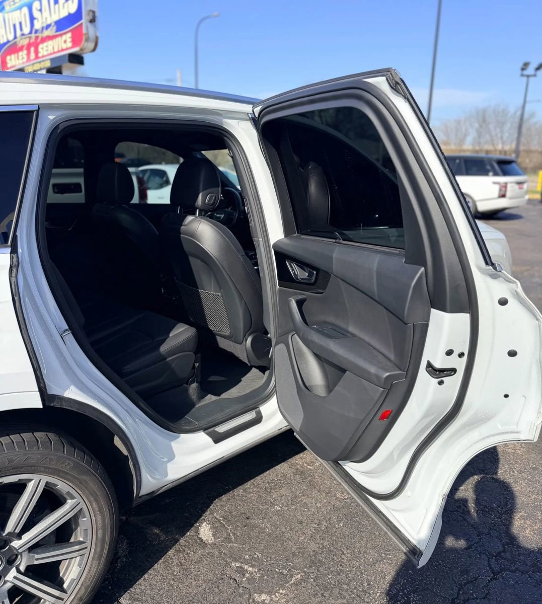 Used 2017 Audi Q7 3.0T Premium Plus w/ Premium Plus Package image 9