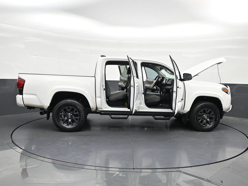Used 2023 Toyota Tacoma SR5 AWD/4WD image 33