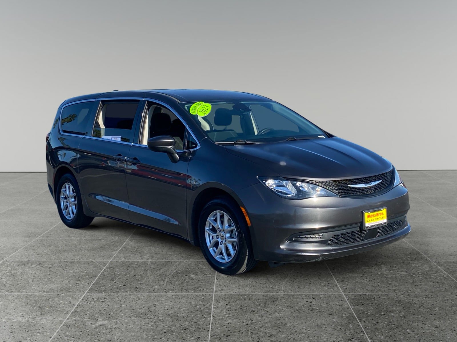 Used 2023 Chrysler Voyager LX FWD image 7