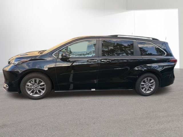 Certified 2022 Toyota Sienna XLE w/ XLE Plus Package image 5