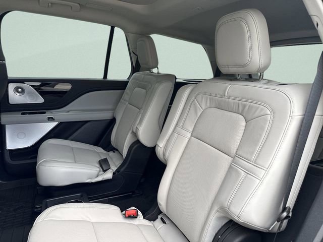 New 2025 Lincoln Aviator Reserve w/ Luxury Package image 17