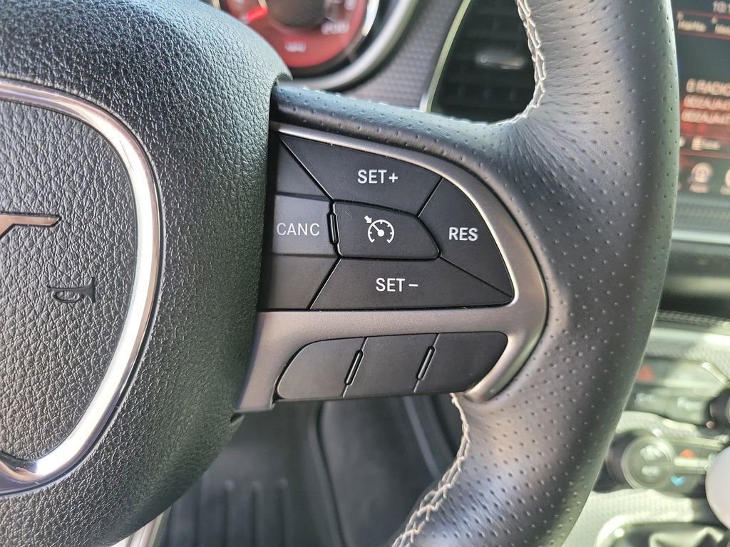 Used 2015 Dodge Challenger SRT Hellcat RWD image 26