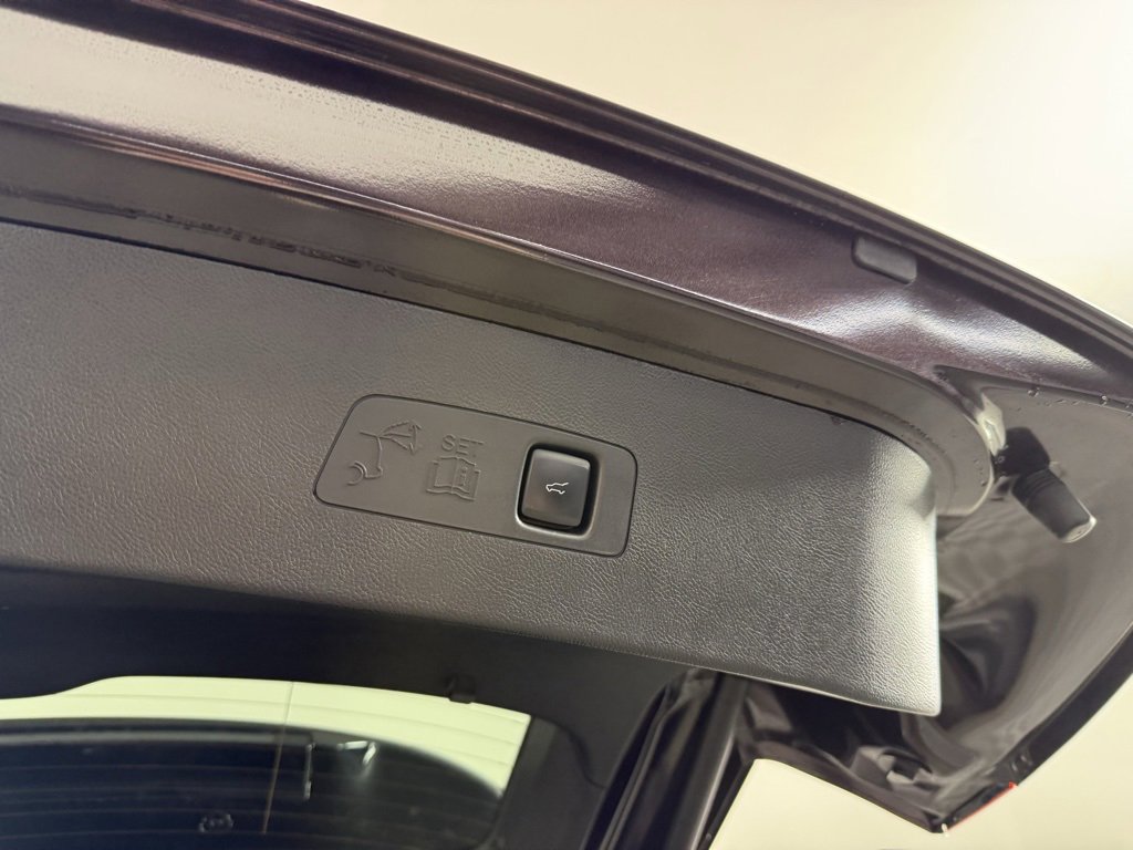 Used 2023 Lincoln Corsair Reserve w/ Equipment Group 201A image 12