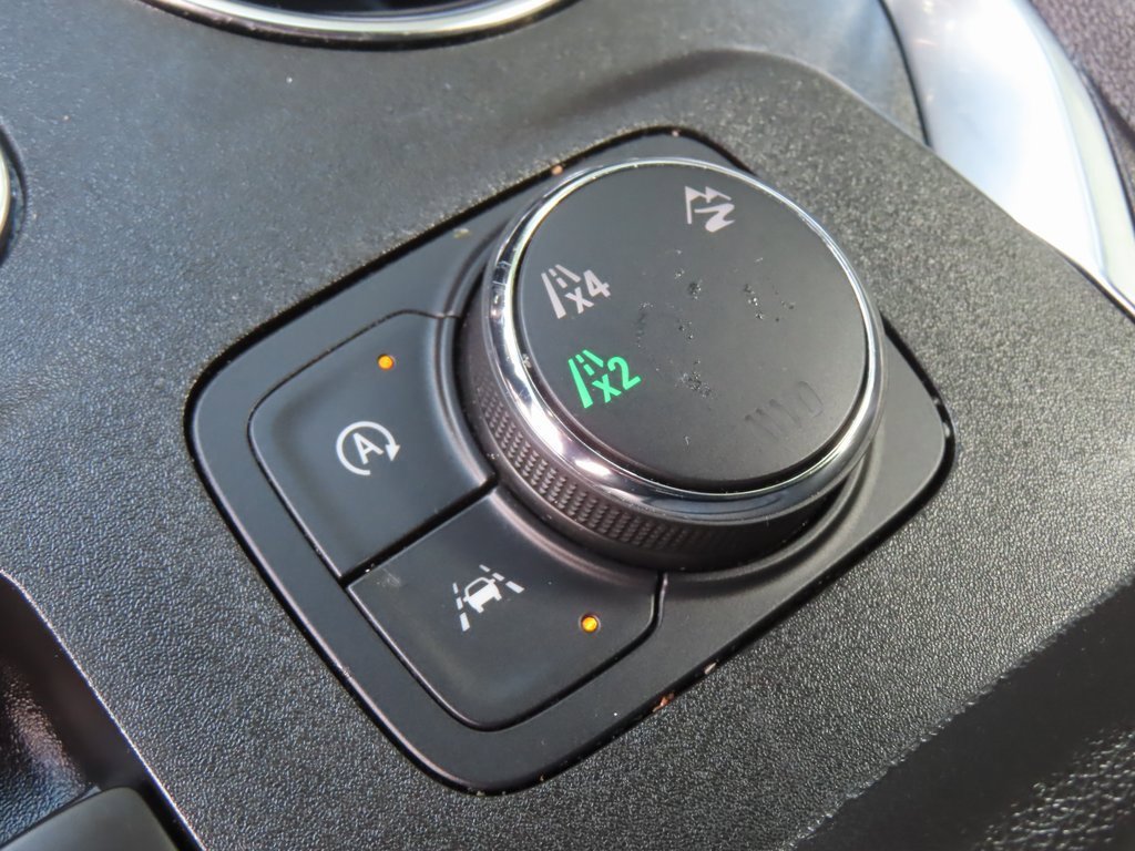 Used 2023 Chevrolet Traverse LT image 11