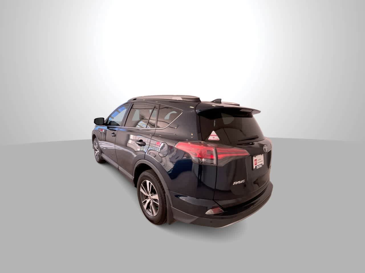 Certified 2018 Toyota RAV4 XLE AWD/4WD image 6