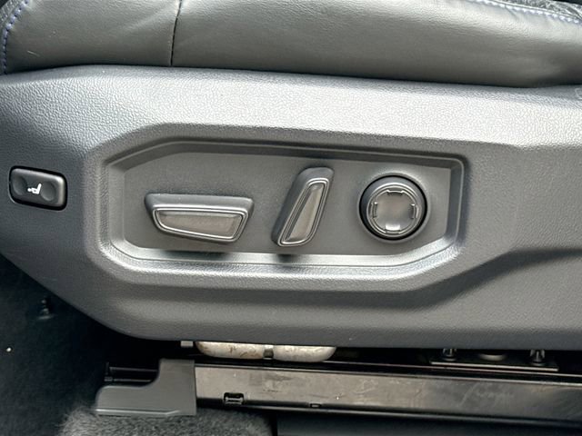 Used 2025 Toyota Sequoia Platinum AWD/4WD image 27
