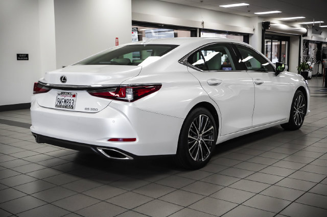 Certified 2025 Lexus ES 350 w/ Premium Package FWD image 6