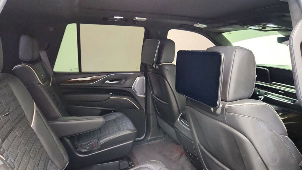 Used 2024 Cadillac Escalade Sport Platinum w/ LPO, ONYX Package AWD/4WD image 24