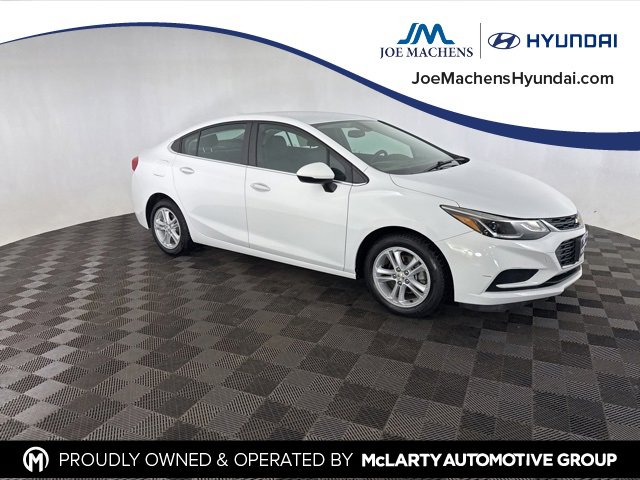 Used 2018 Chevrolet Cruze LT w/ Convenience Package image 2