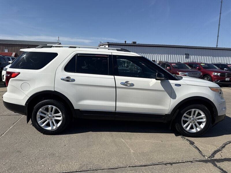 Used 2011 Ford Explorer XLT w/ 202A Rapid Spec Order Code AWD/4WD image 9