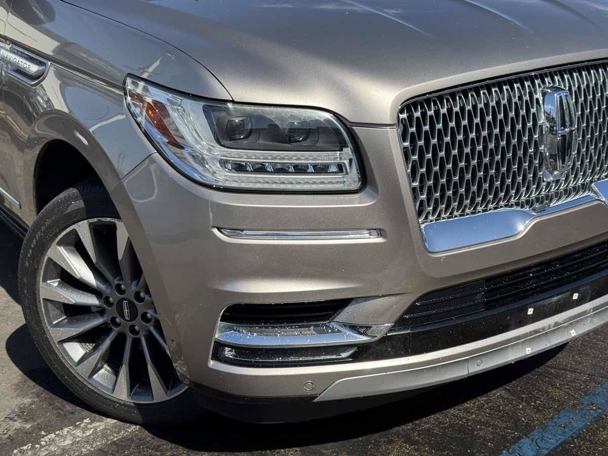 Used 2018 Lincoln Navigator L Select w/ Technology Package AWD/4WD image 21