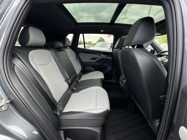 New 2026 Volkswagen Tiguan SE R-Line FWD image 27