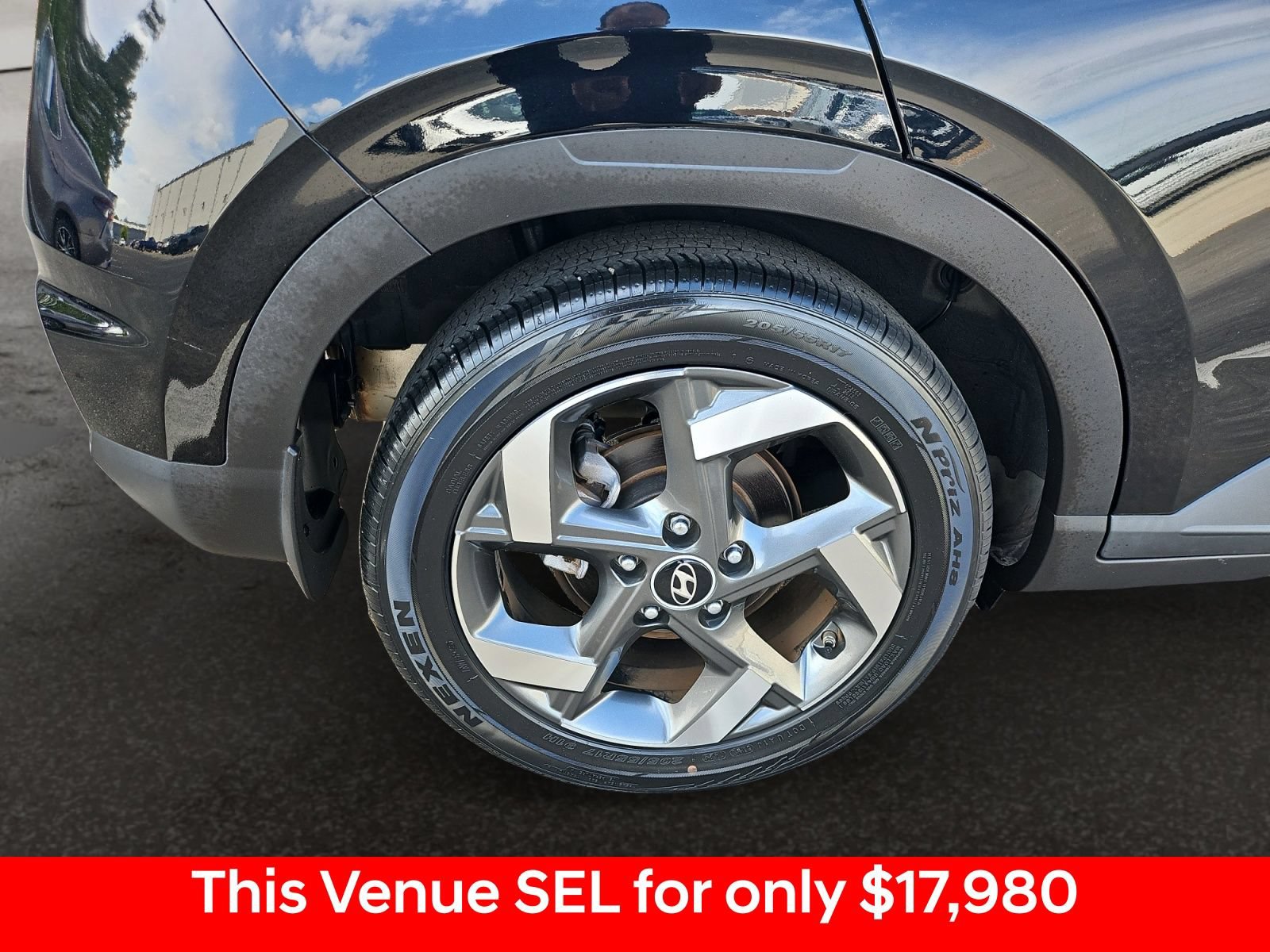 Used 2022 Hyundai Venue SEL FWD image 43