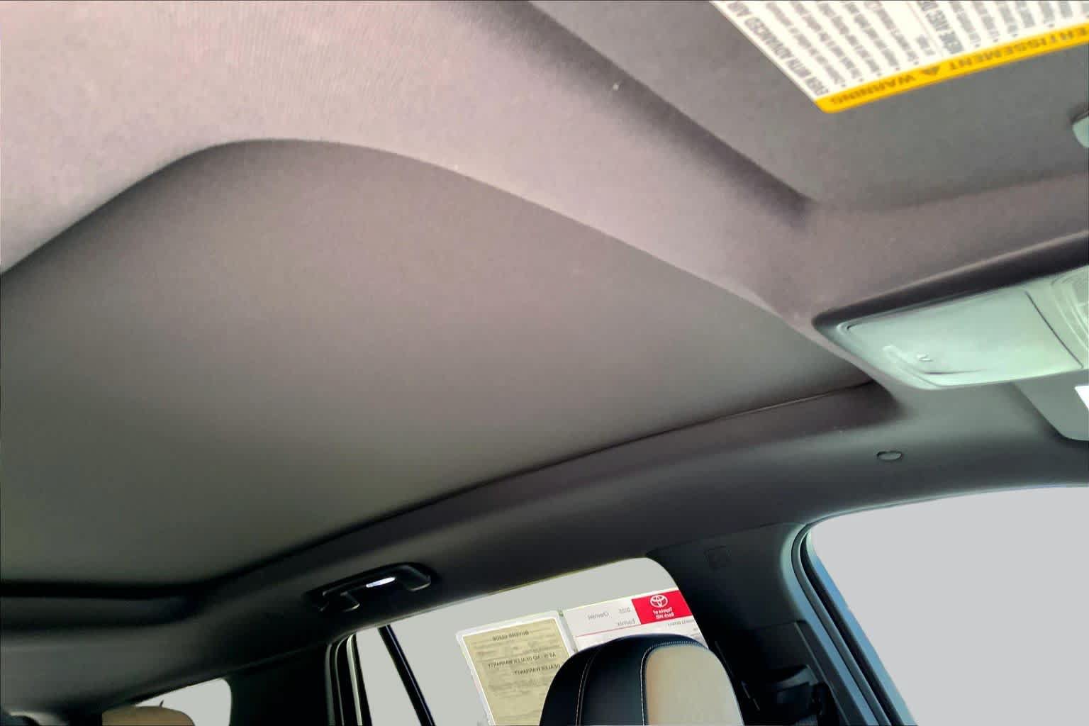 Used 2025 Chevrolet Equinox ACTIV w/ Safety and Technology Package FWD image 14