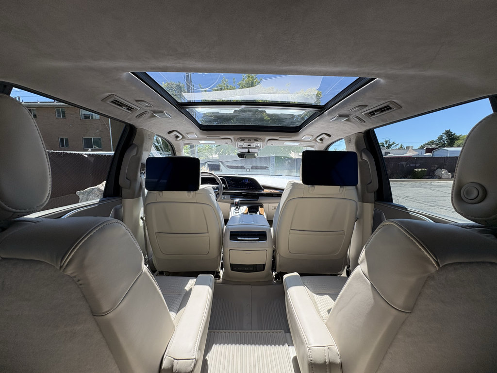 Used 2023 Cadillac Escalade Sport Platinum w/ LPO, ONYX Package AWD/4WD image 25