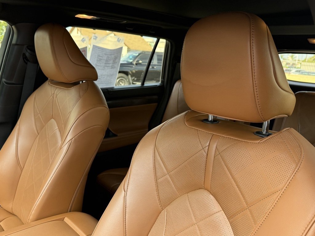 Used 2023 Toyota Highlander Platinum image 22