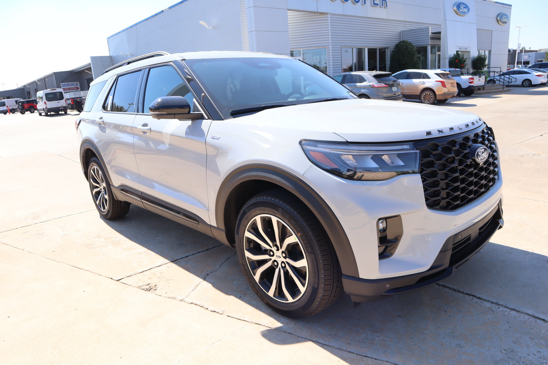 New 2027 Ford Explorer ST-Line w/ Premium Package