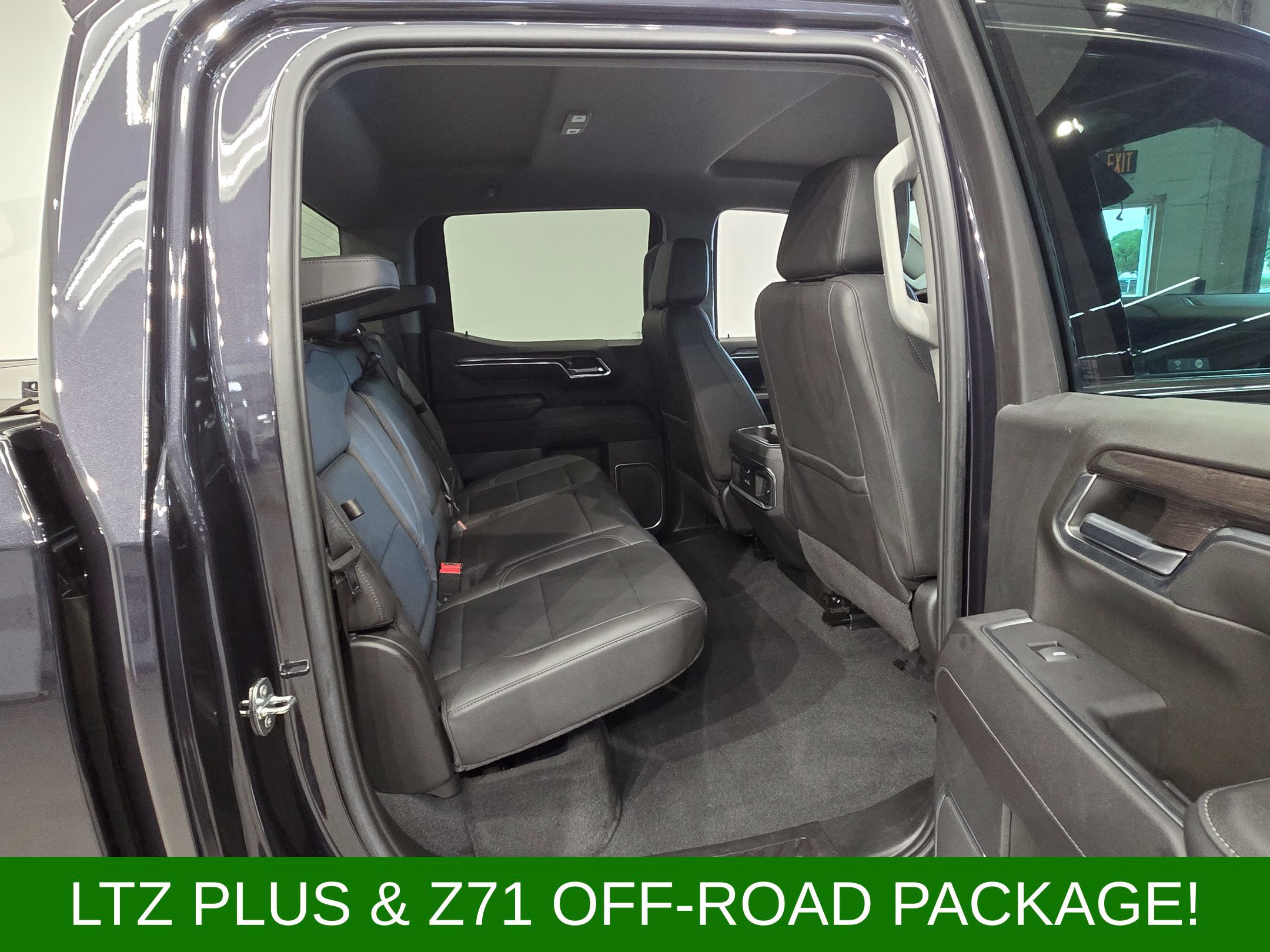 Used 2022 Chevrolet Silverado 1500 LTZ w/ Z71 Off-Road Package AWD/4WD image 11
