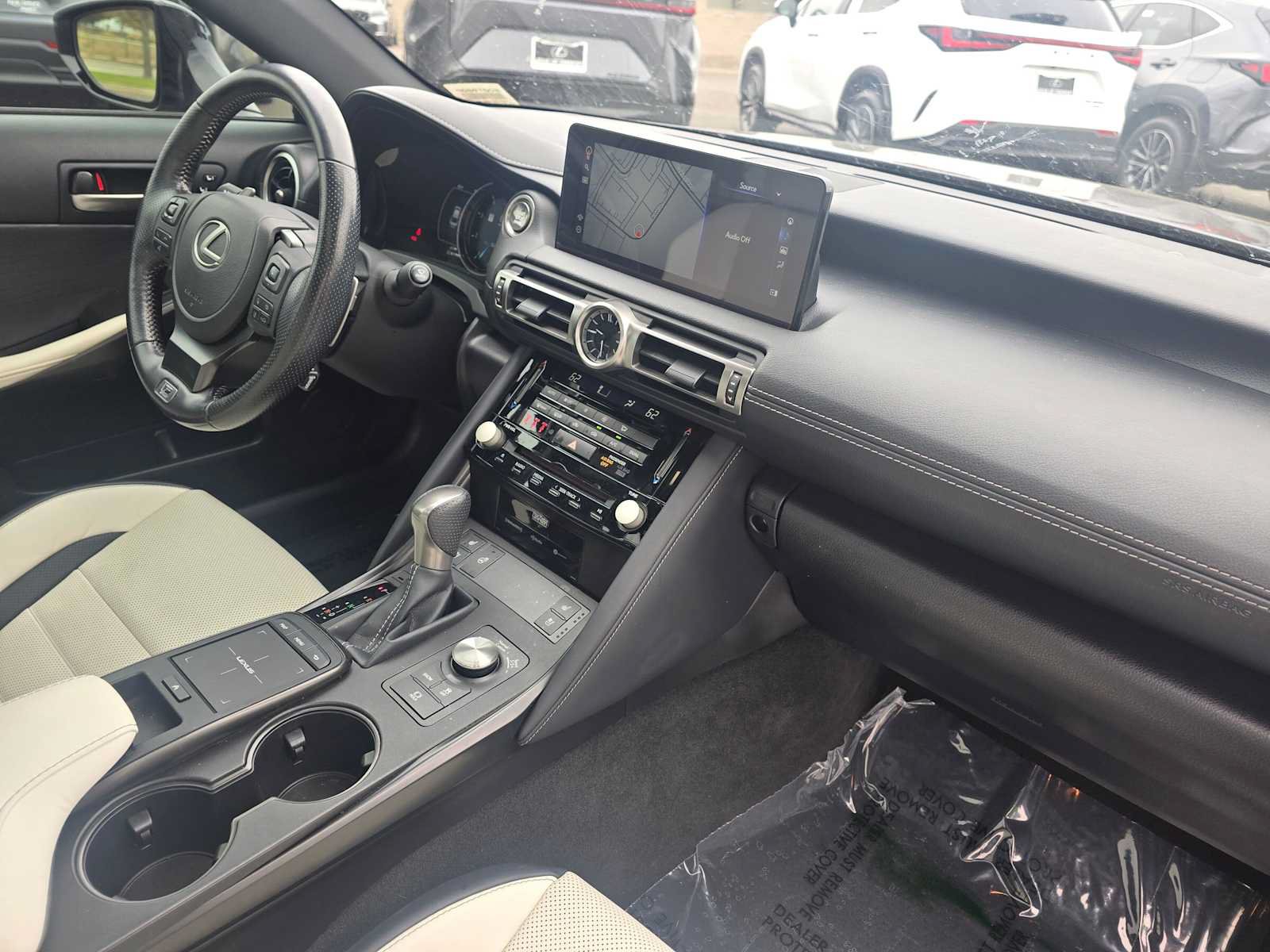 Used 2022 Lexus IS 500 RWD image 11