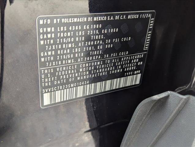 Certified 2025 Volkswagen Taos SE image 23