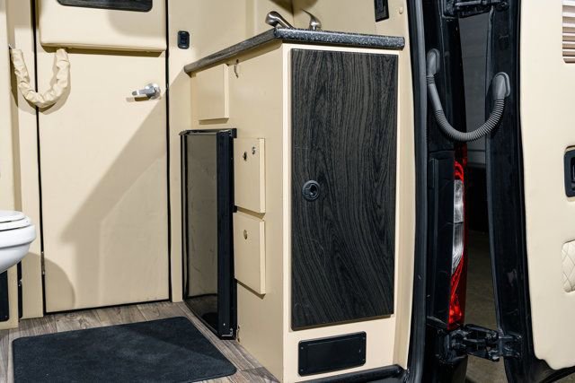 Used 2021 Mercedes-Benz Sprinter 3500 image 31