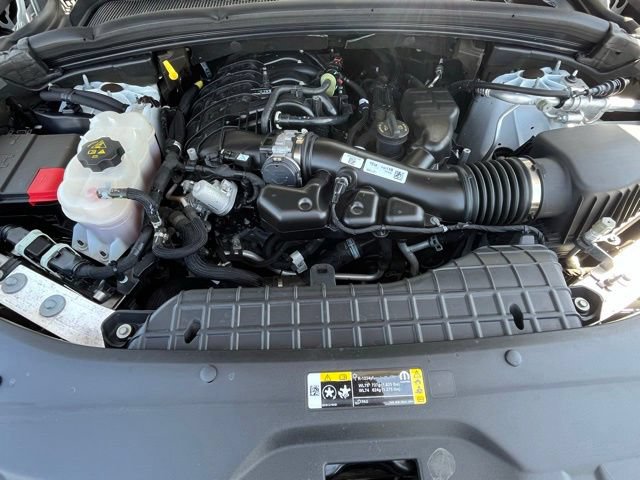 Used 2023 Jeep Grand Cherokee Laredo AWD/4WD image 29