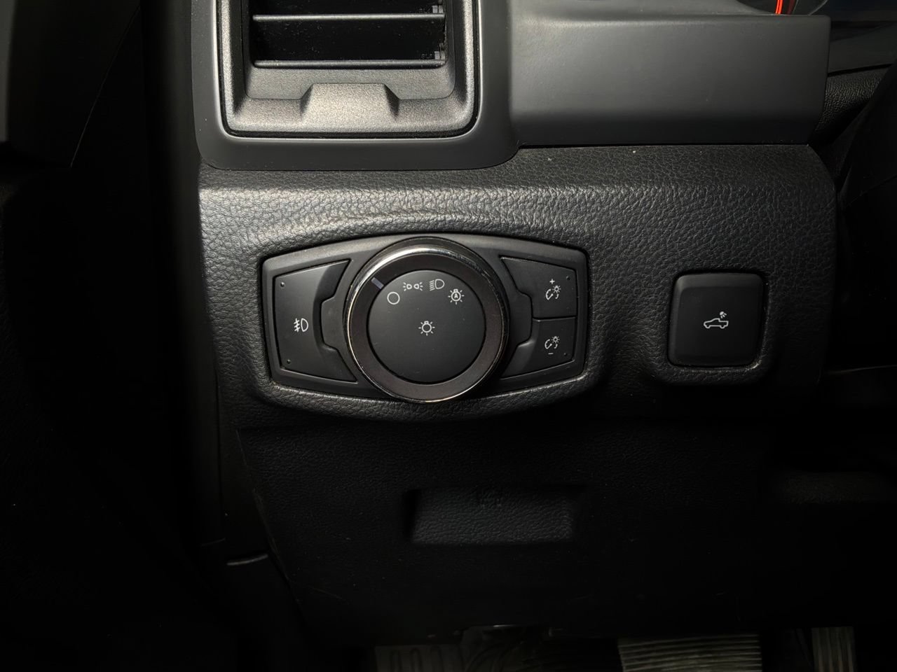 Used 2019 Ford Ranger XL w/ Equipment Group 101A Mid RWD image 17