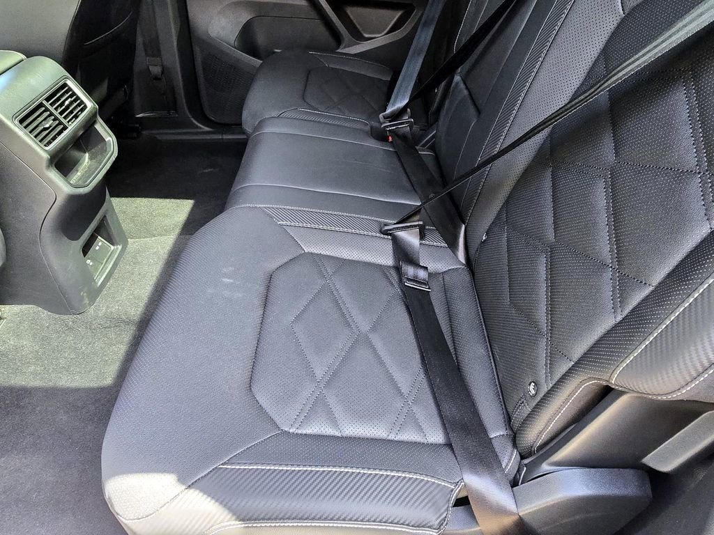 Used 2025 Volkswagen Atlas Cross Sport SE AWD/4WD image 36