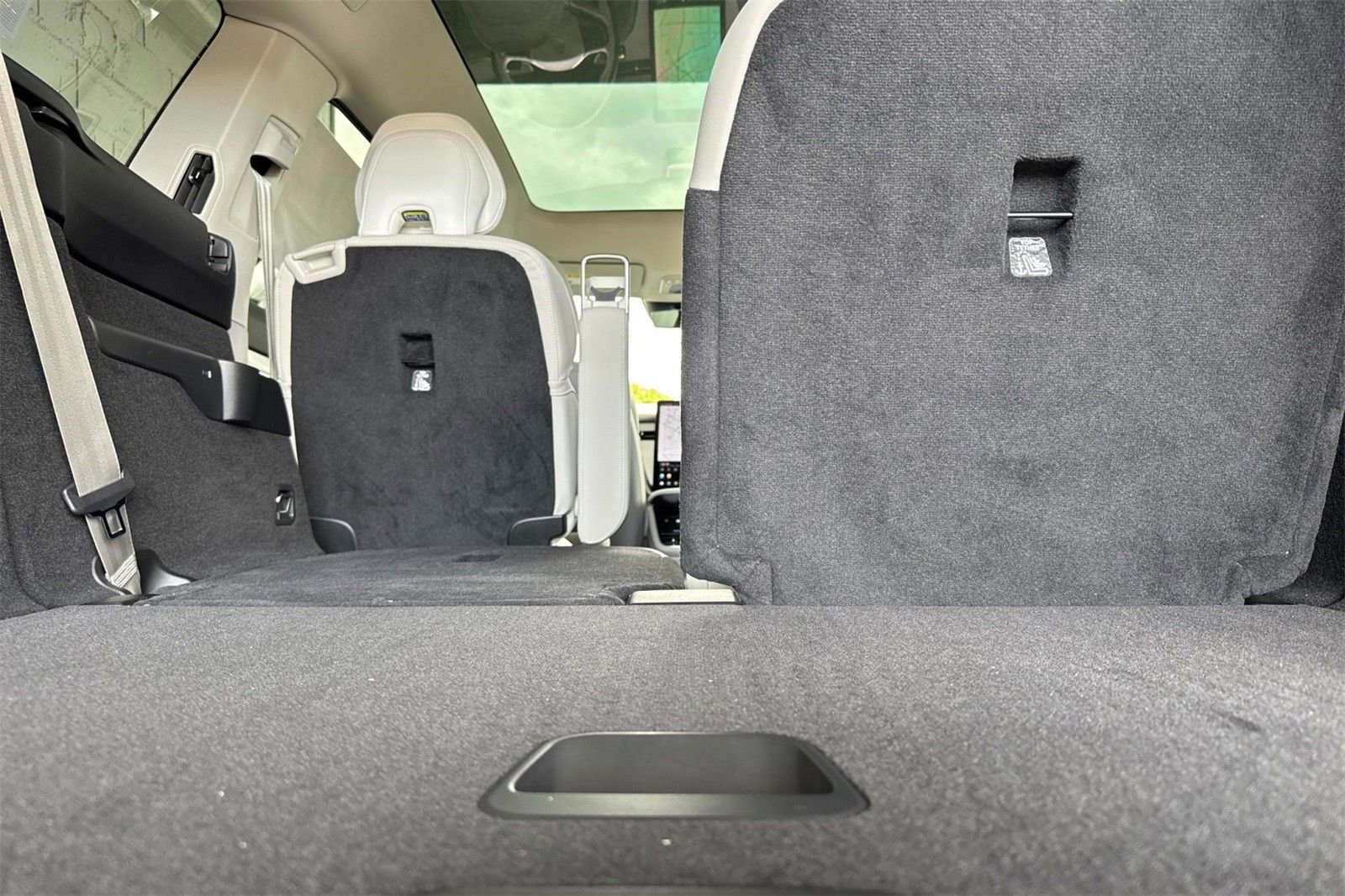 New 2025 Volvo EX90 Plus w/ Protection Package Premier image 15