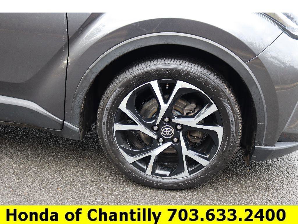 Used 2021 Toyota C-HR XLE image 32