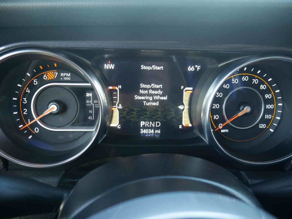 Used 2022 Jeep Wrangler Unlimited Sahara image 52