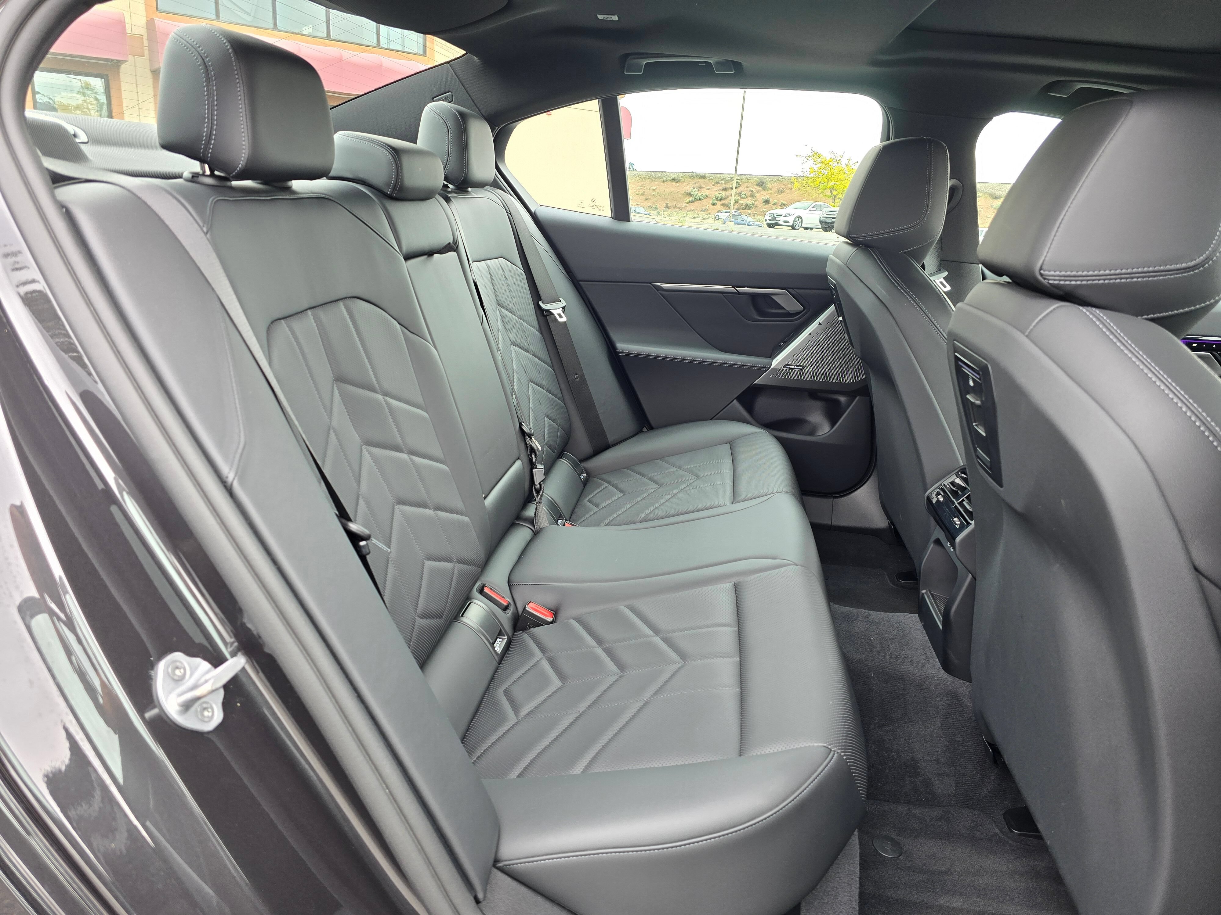 Used 2025 BMW 540i xDrive w/ Premium Package AWD/4WD image 47