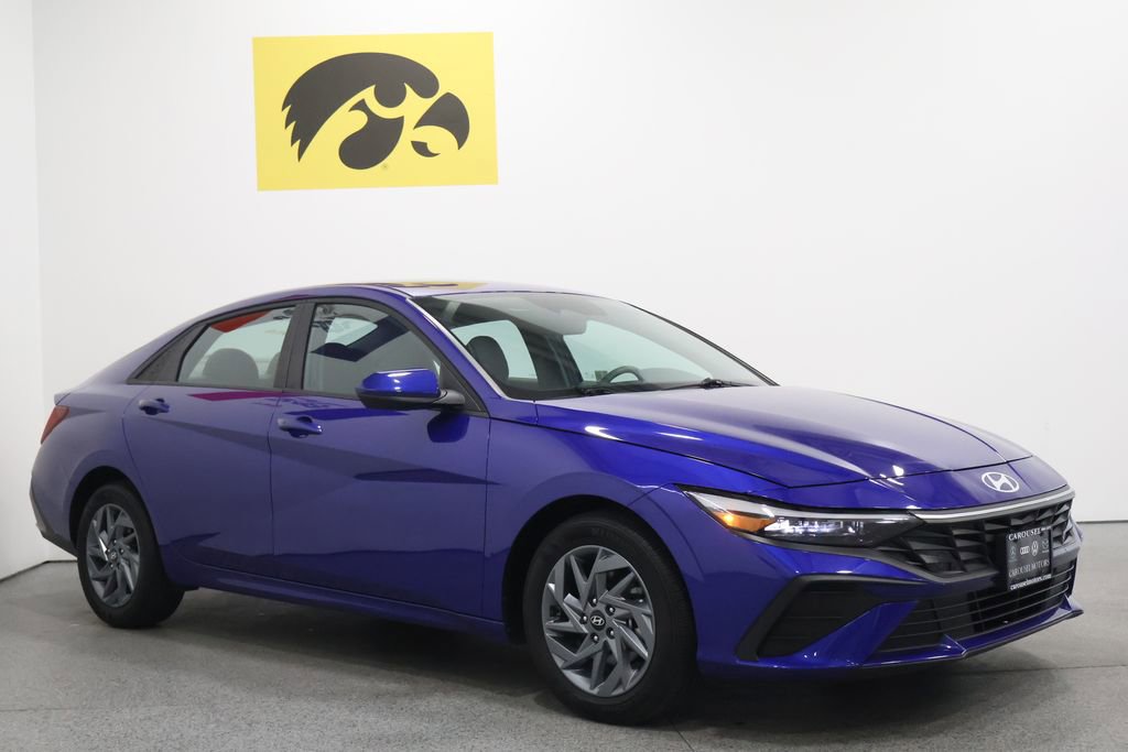 Used 2024 Hyundai Elantra SEL FWD image 6