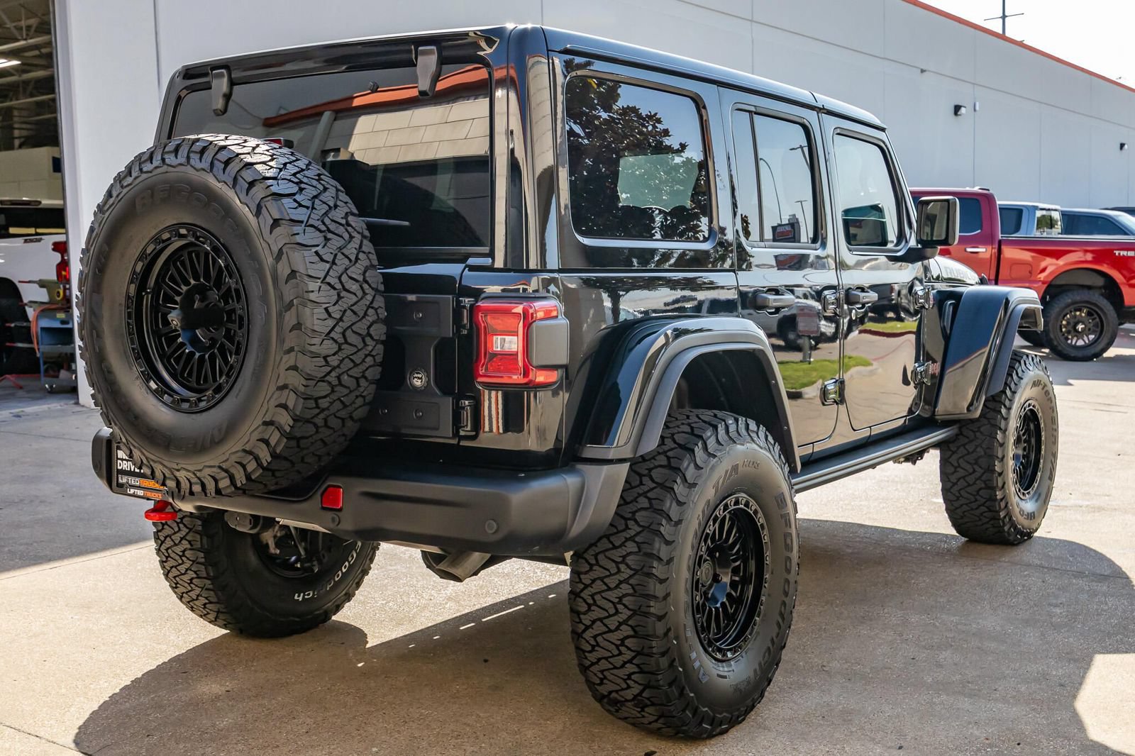 Used 2024 Jeep Wrangler Unlimited Rubicon AWD/4WD image 10