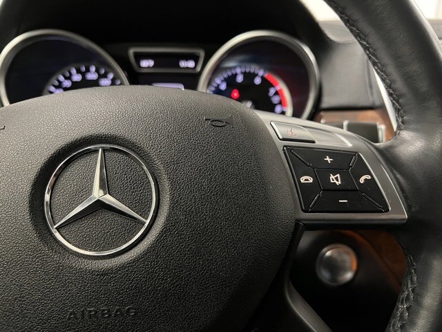 Used 2014 Mercedes-Benz GL 550 4MATIC image 34