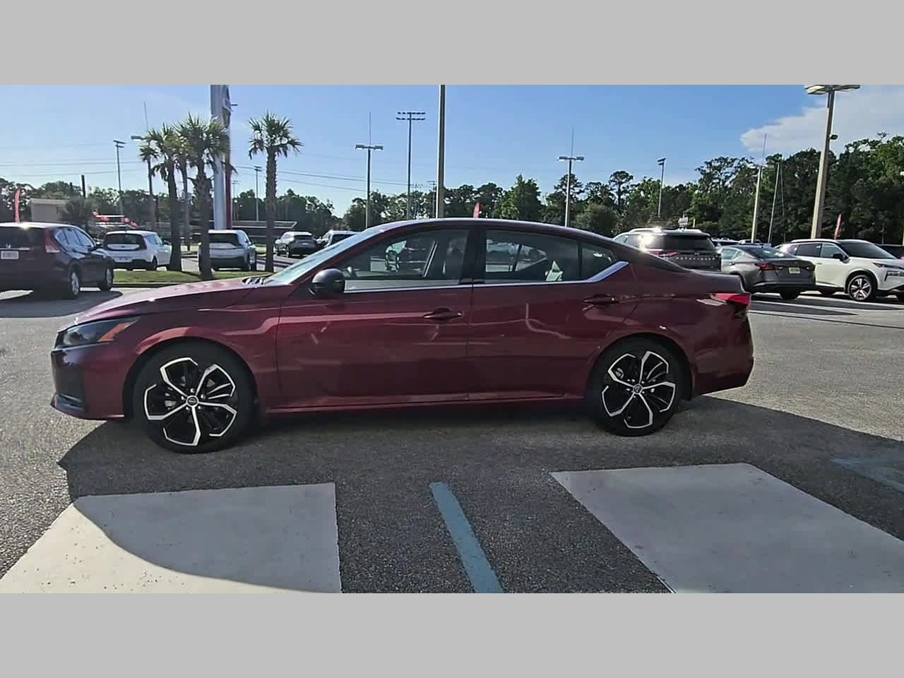 Used 2024 Nissan Altima 2.5 SR w/ SR Premium Package FWD image 24