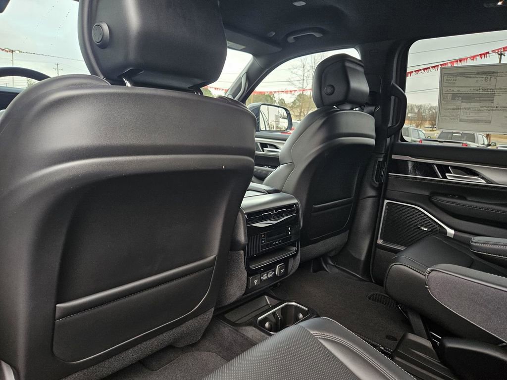 New 2026 Jeep Grand Wagoneer image 30