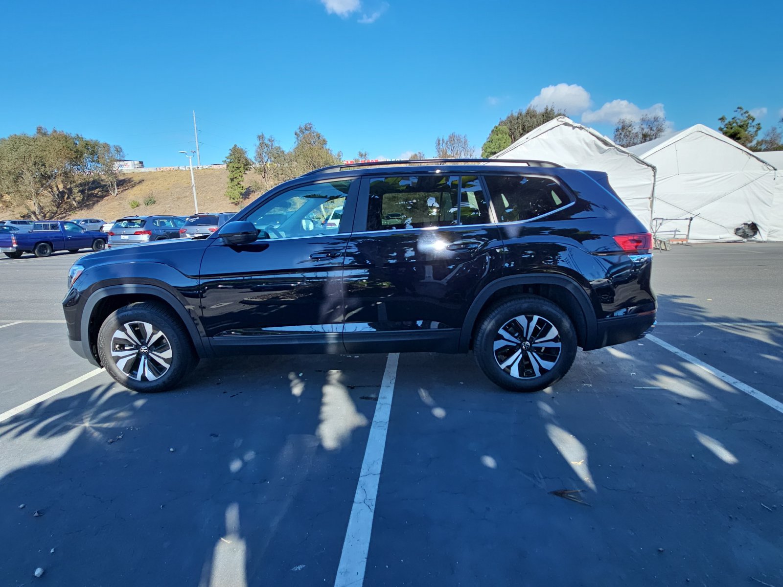 Used 2026 Volkswagen Atlas SE FWD image 8