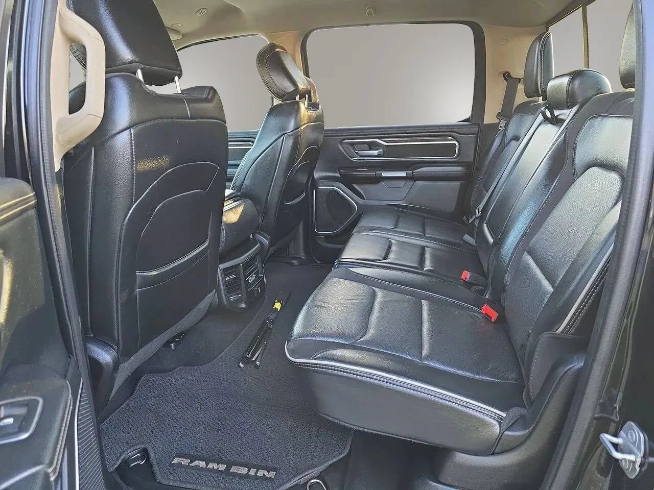 Used 2019 RAM 1500 Laramie AWD/4WD image 21
