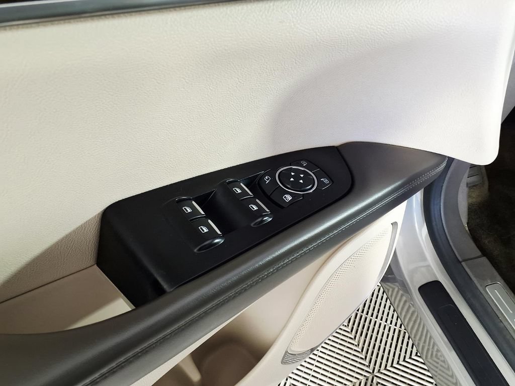 Used 2016 Lincoln MKX Select w/ Select Plus Package FWD image 26