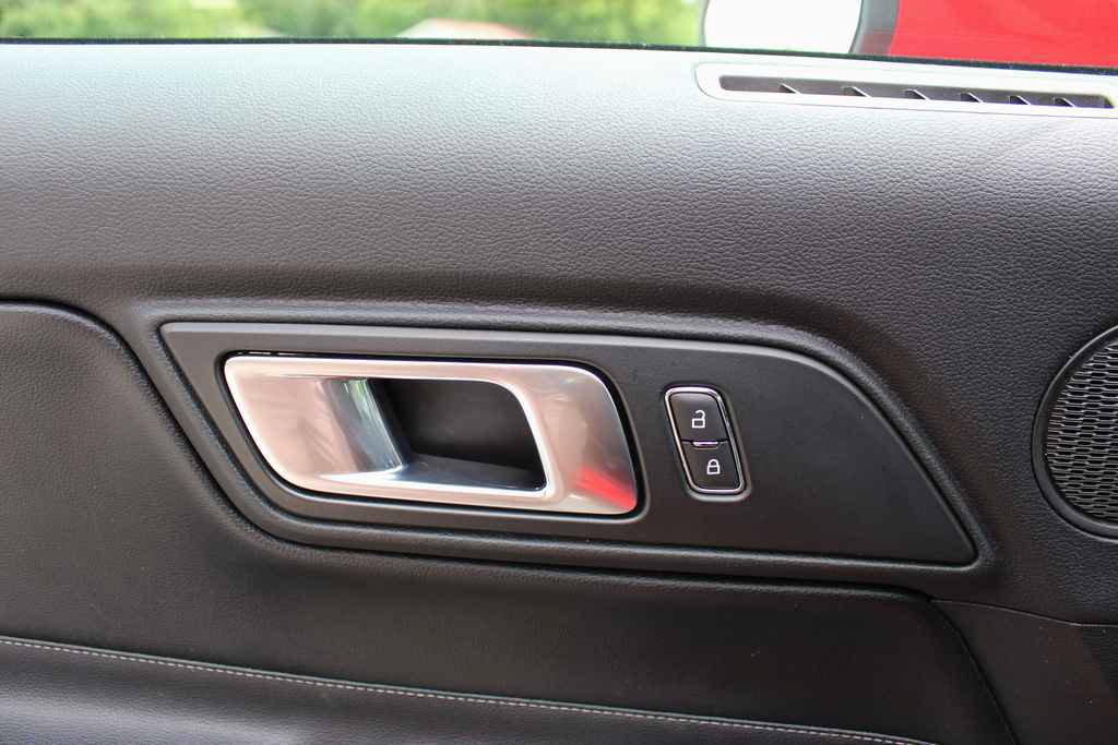 Used 2020 Ford Mustang Premium RWD image 16