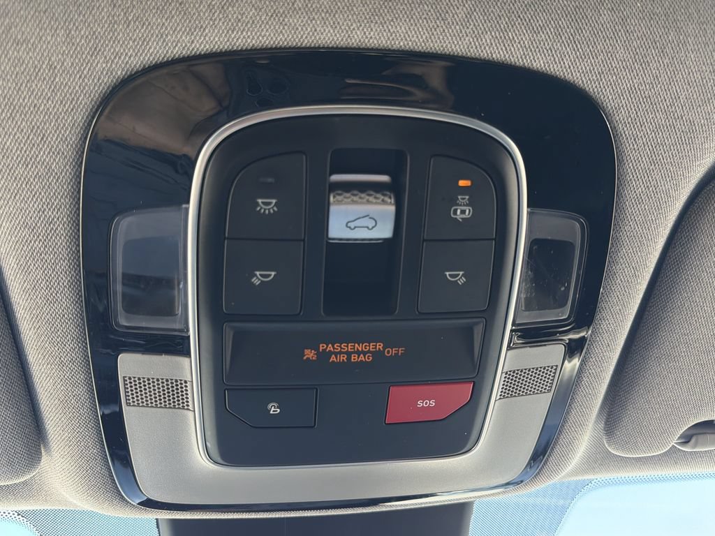 Used 2023 Hyundai Santa Fe Limited w/ Winter Weather Package FWD image 14