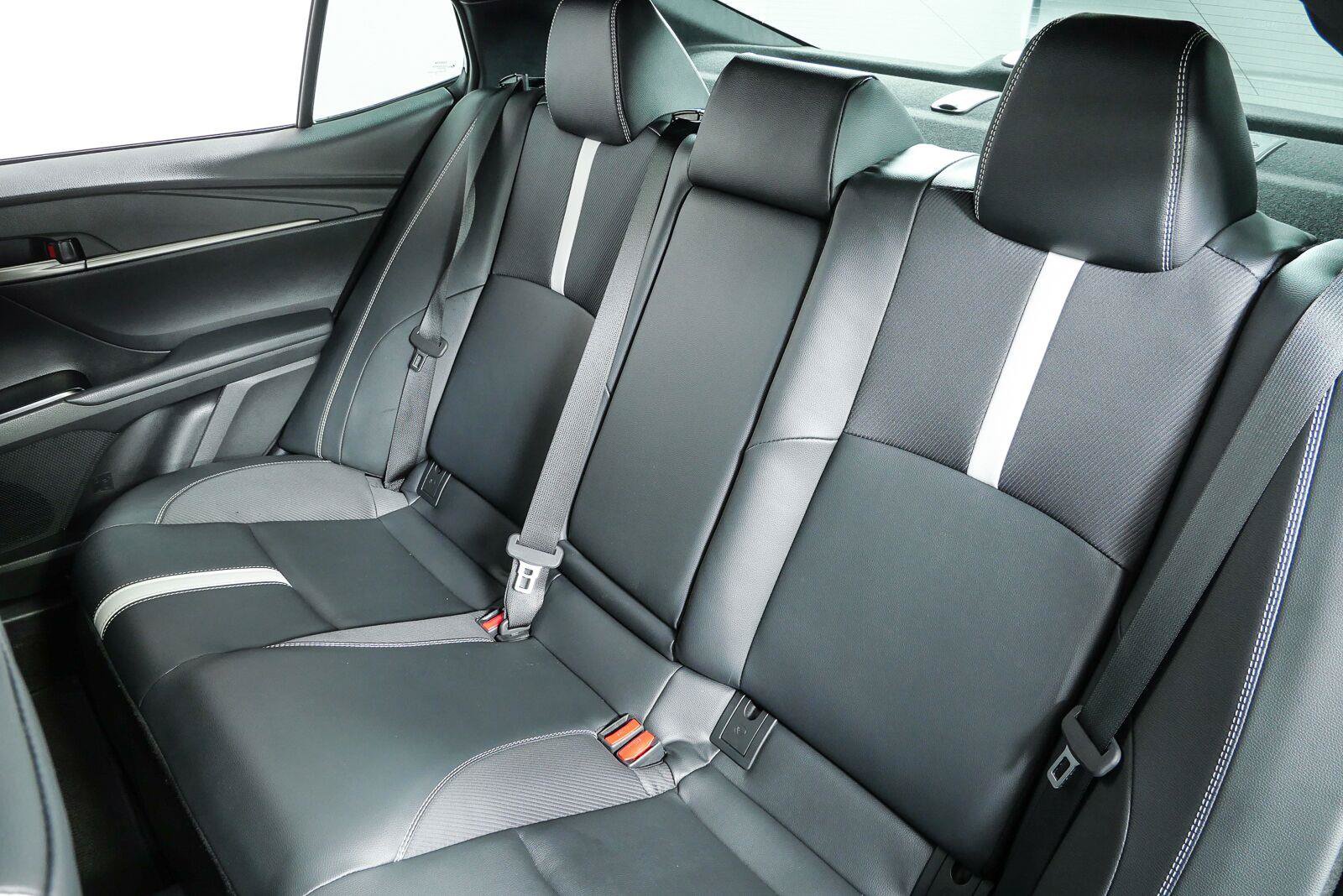 Used 2025 Toyota Camry SE w/ Convenience Package FWD image 17