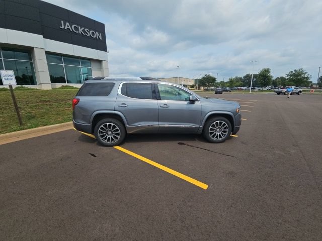 Used 2020 GMC Acadia Denali w/ LPO, Floor Liner Package FWD image 9