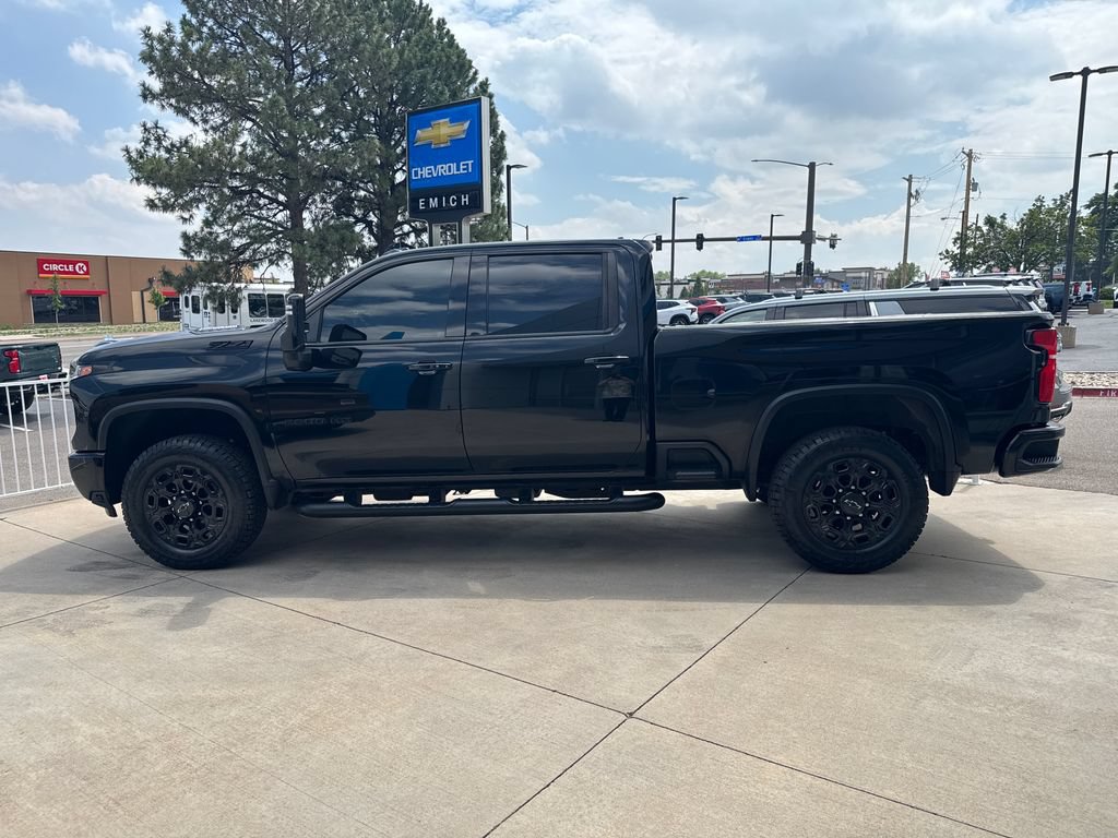 Used 2024 Chevrolet Silverado 2500 LTZ w/ LTZ Plus Package AWD/4WD image 2
