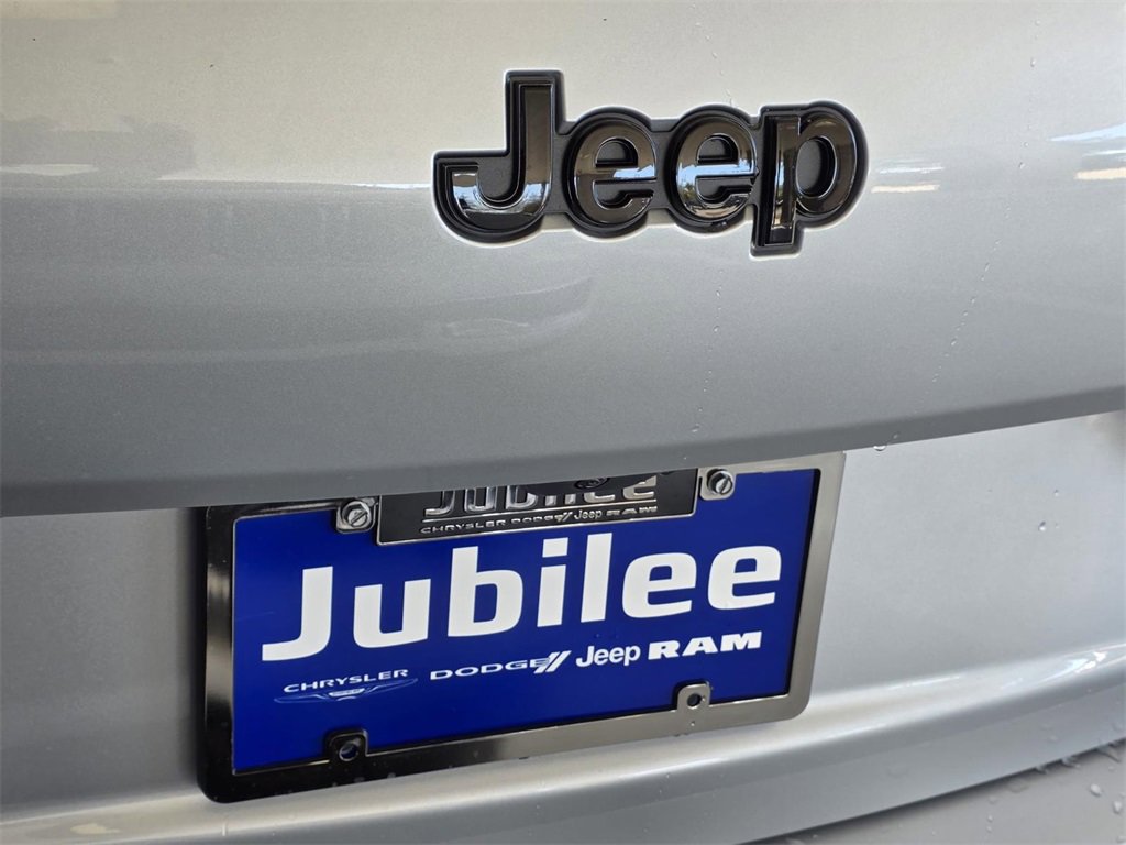 New 2025 Jeep Grand Cherokee L Altitude image 29